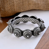Anvika Silver Bangle