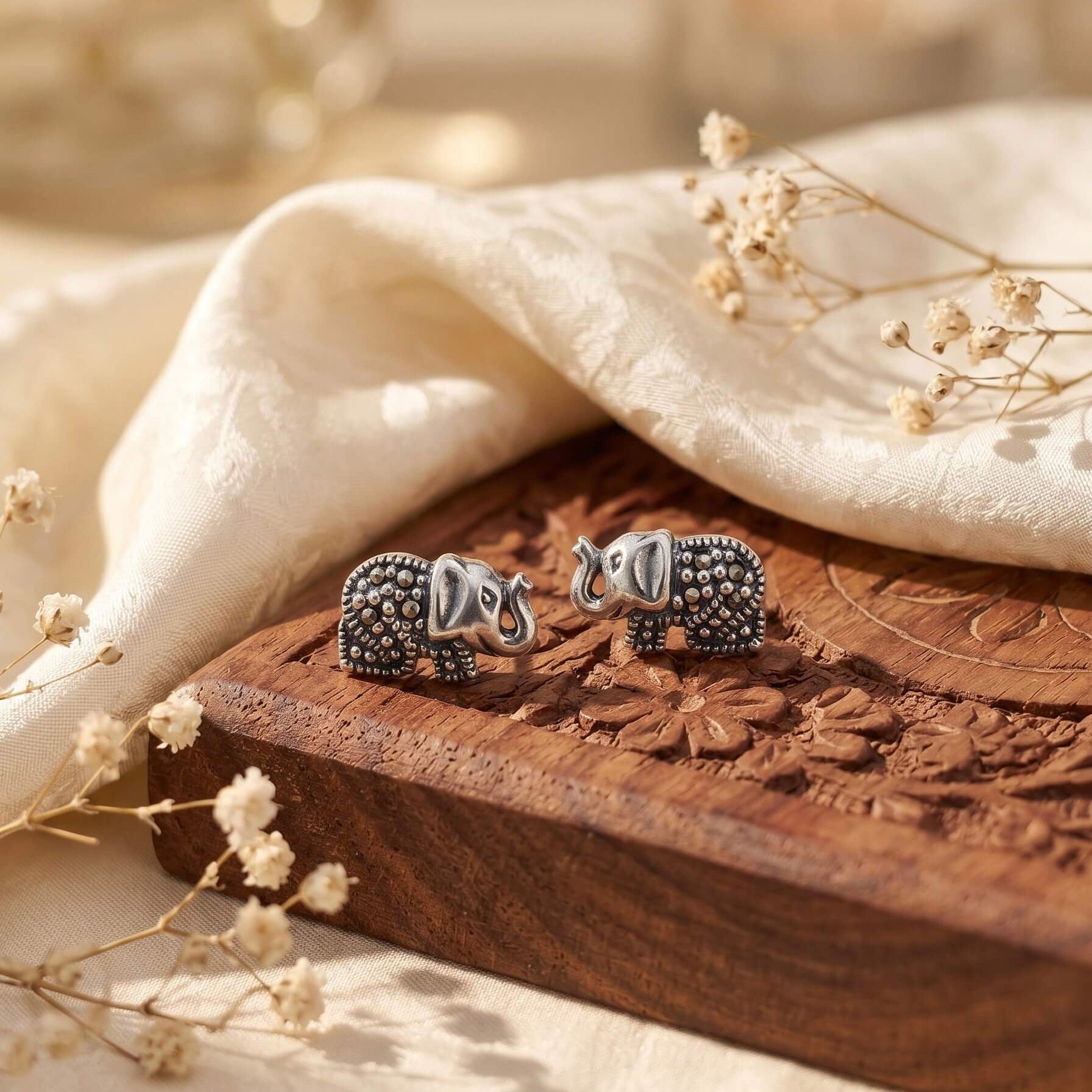 Gaja Silver Stud