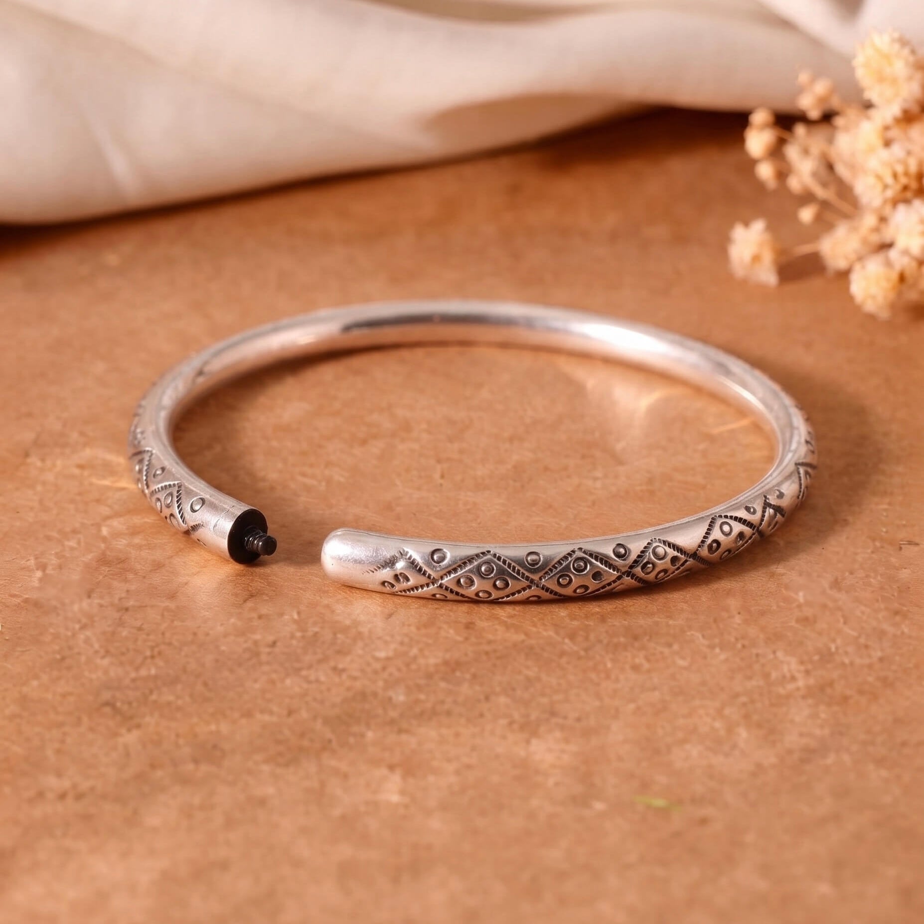 Aman silver bangle
