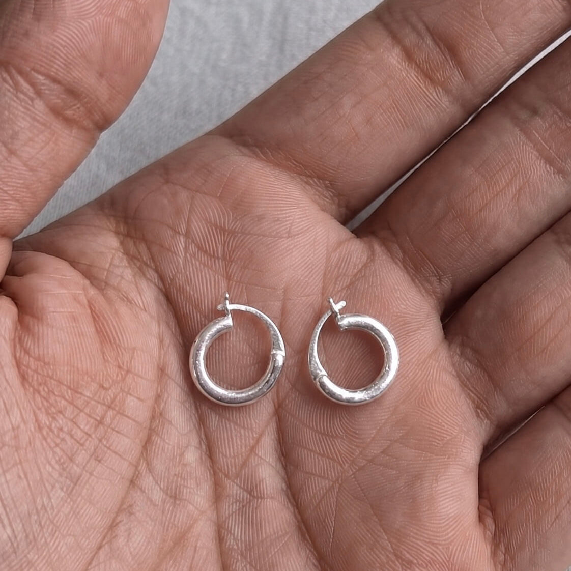 Gale Circle Silver Hoop