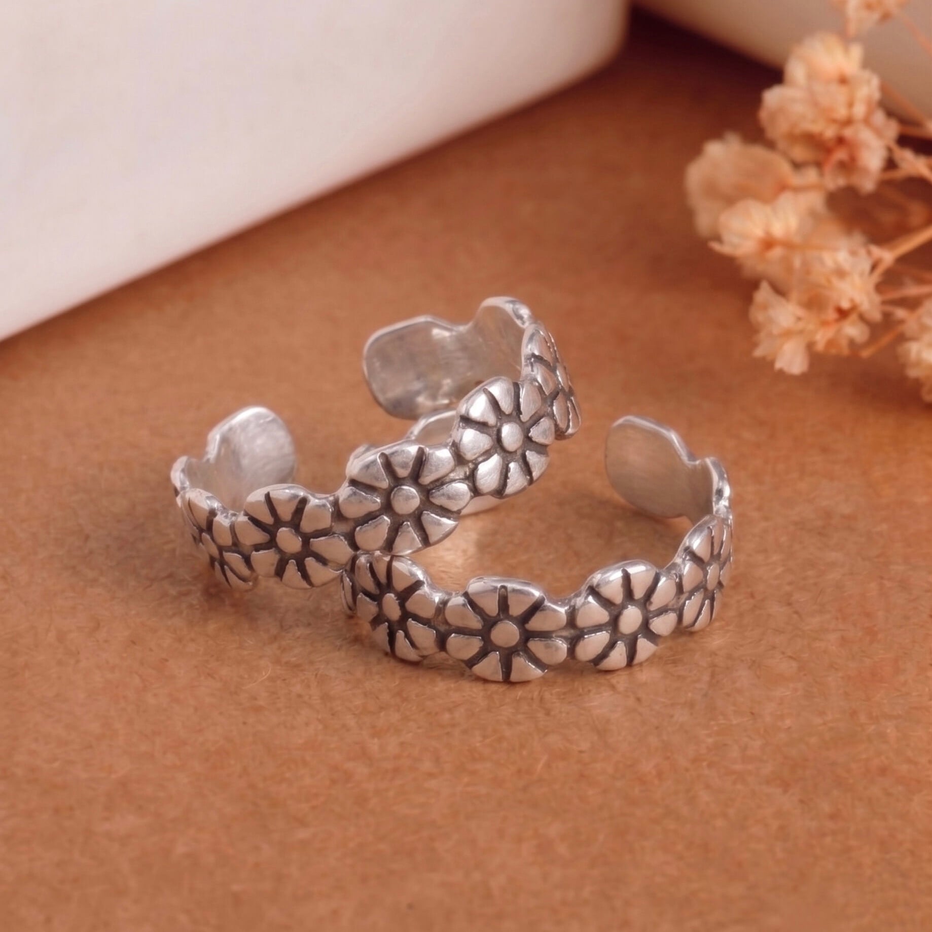 Kusum Silver Toe Ring