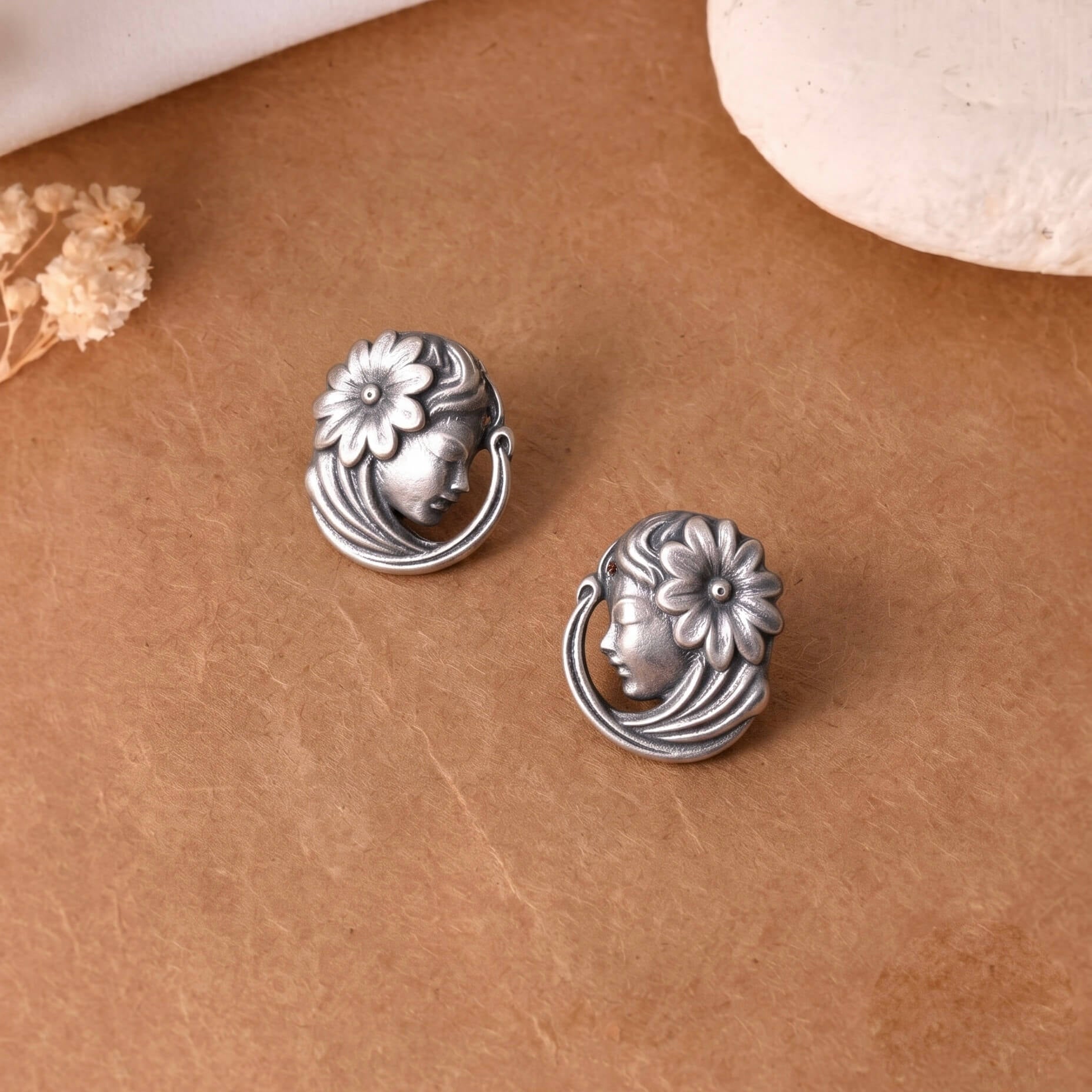 Roop Silver Stud