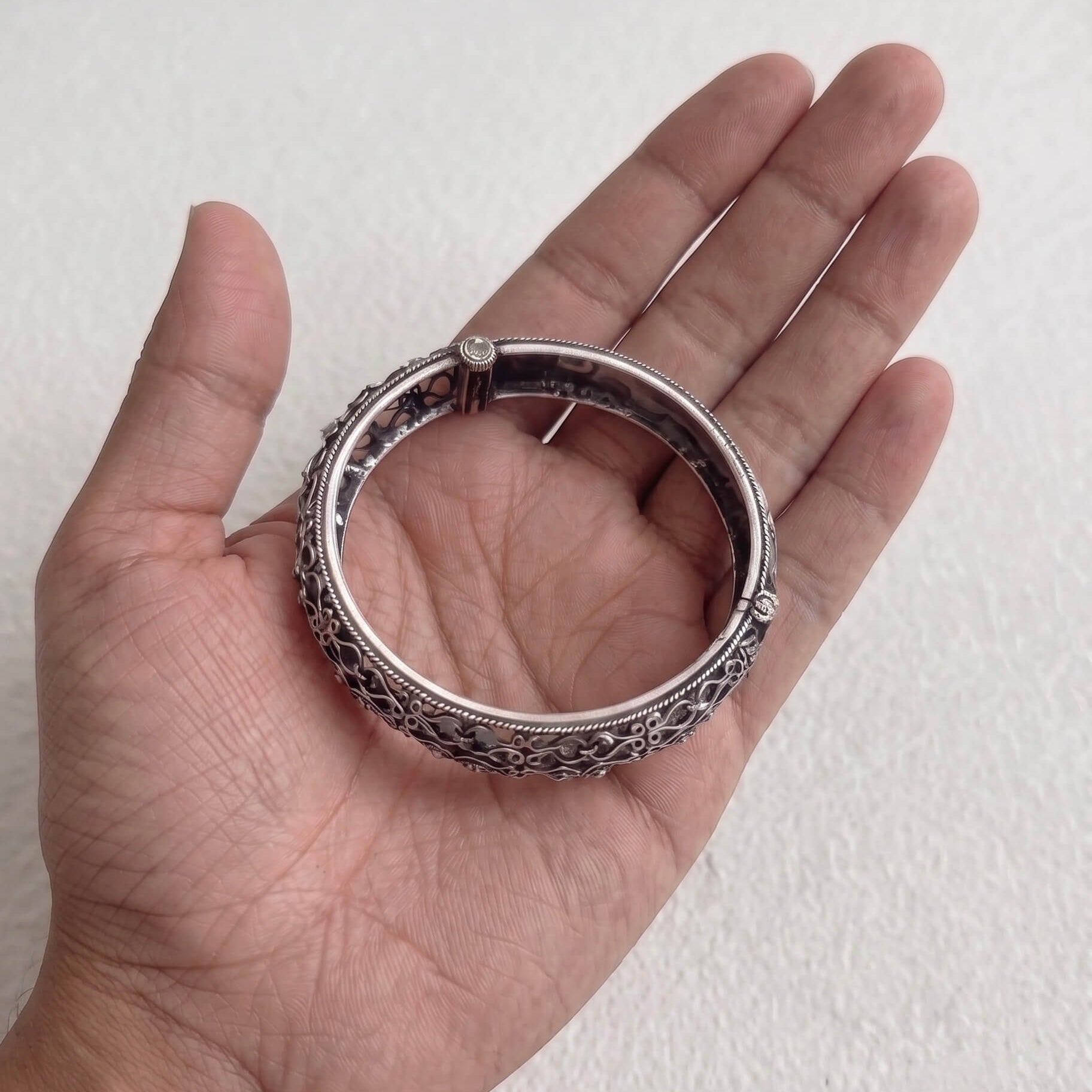 Parvati Silver Plain Bangle