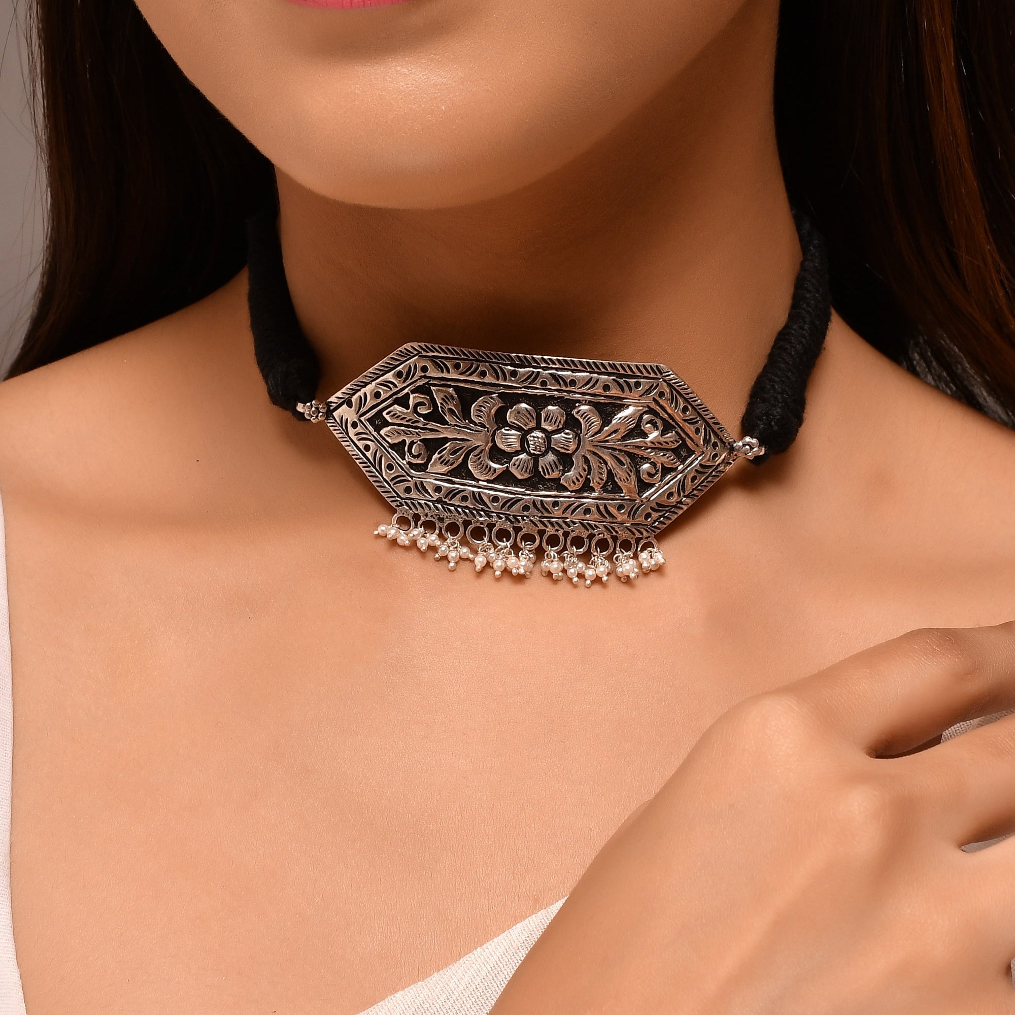 Suryamukh silver chitai necklace - 925 Silver Jewellery Meera Jaipur