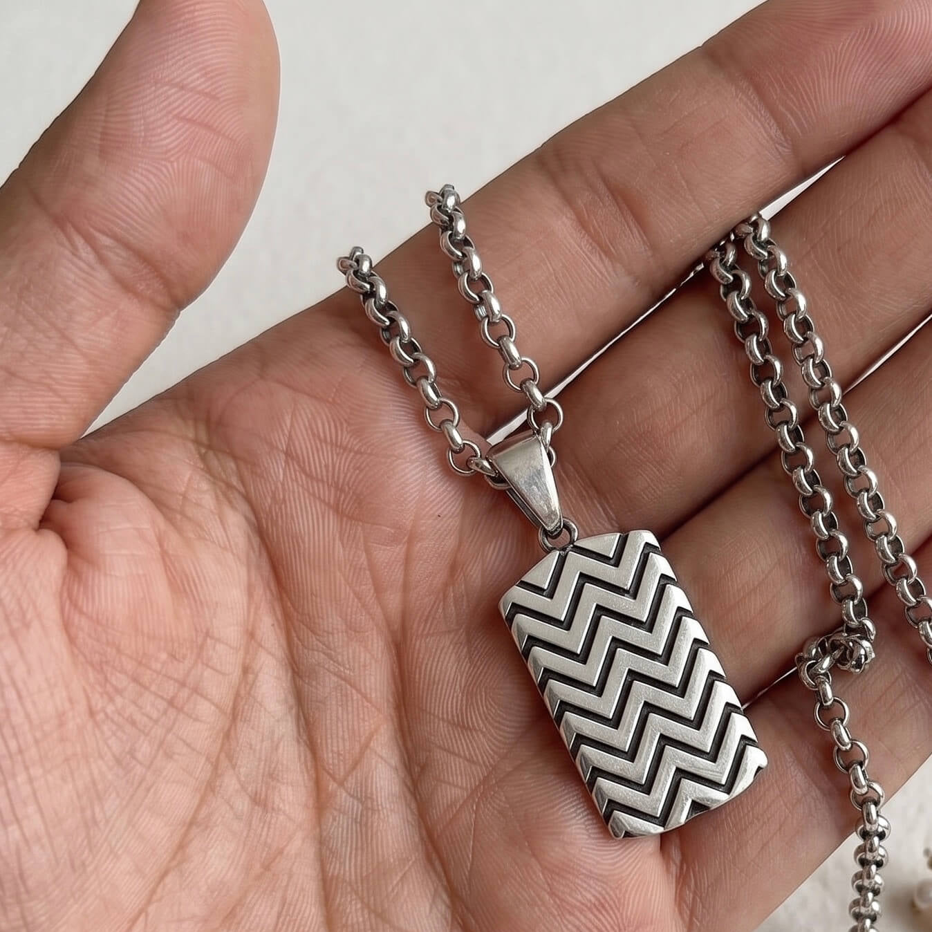 Amuket Mens silver pendant