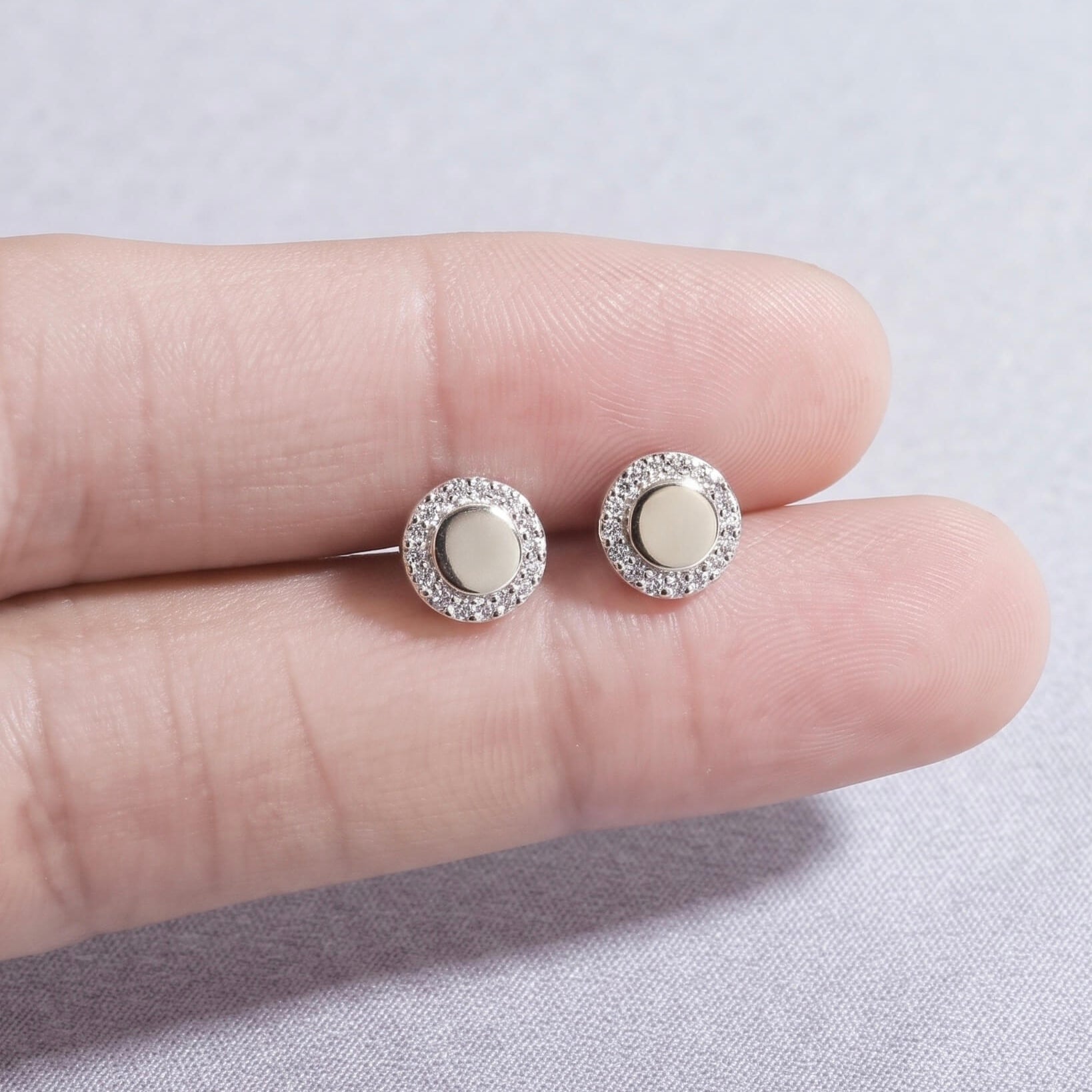 Round Sparkle Ear Studs