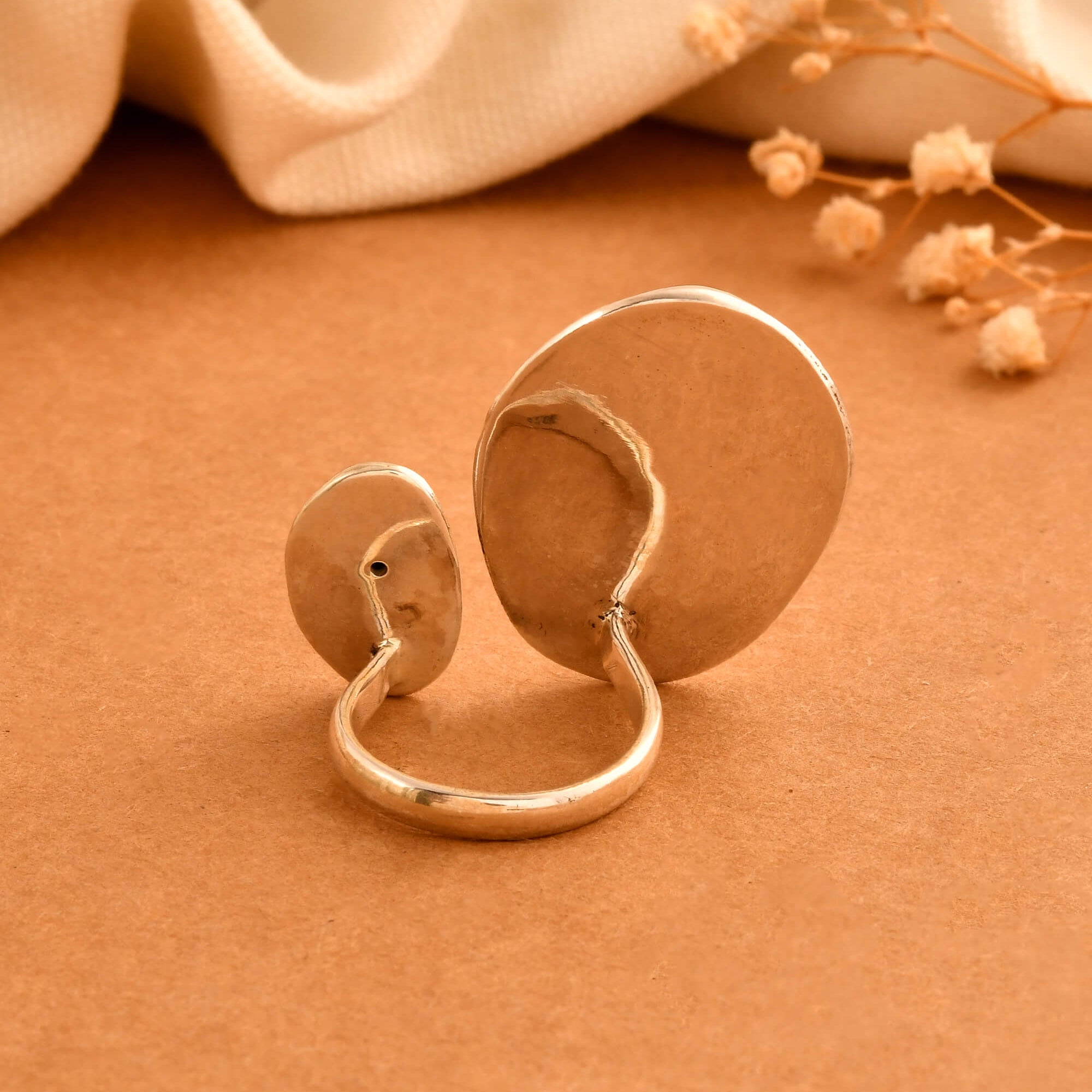 Akar Oval Ring - 925 Silver Jewellery Meera Jaipur
