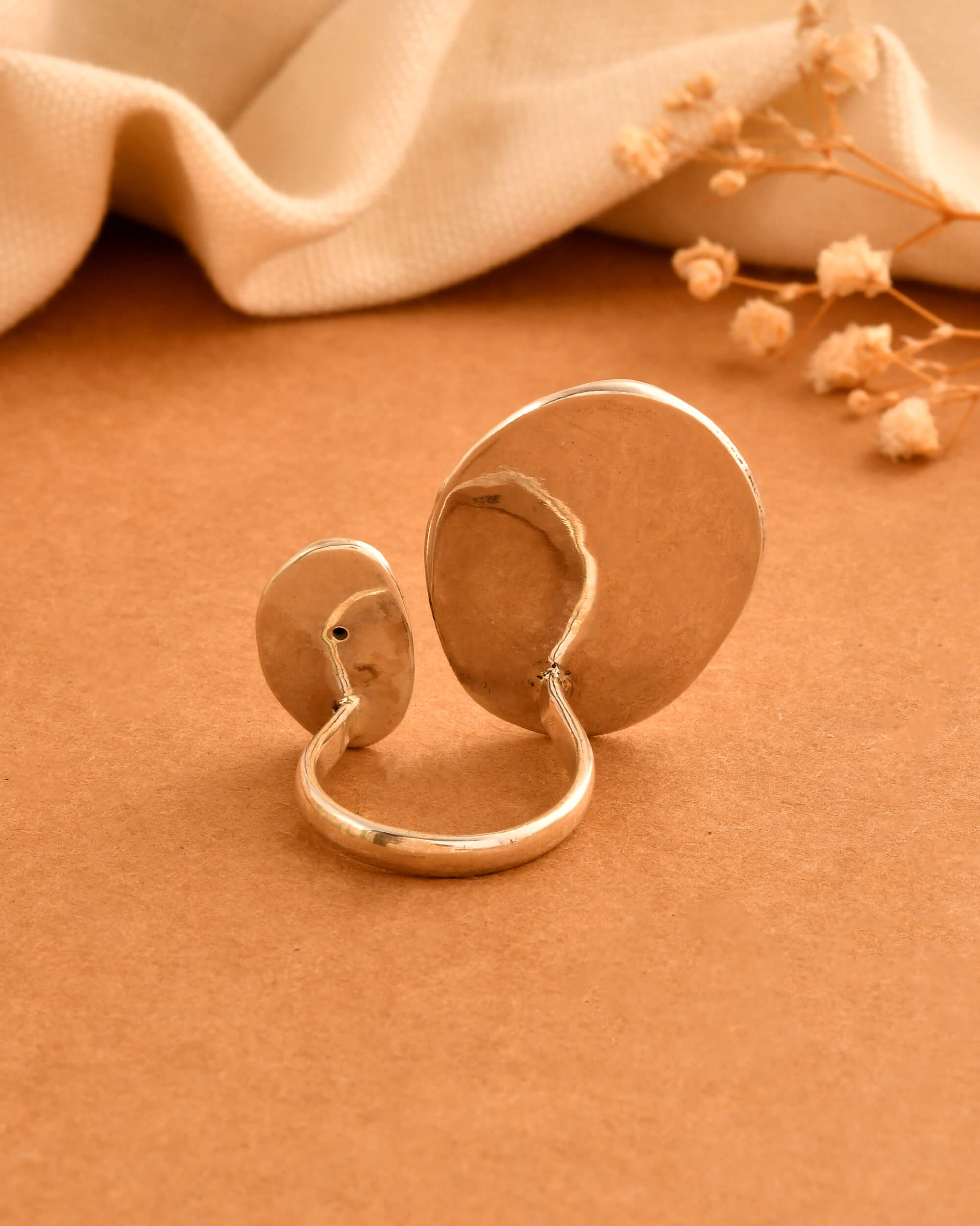 Akar Oval Ring - 925 Silver Jewellery Meera Jaipur