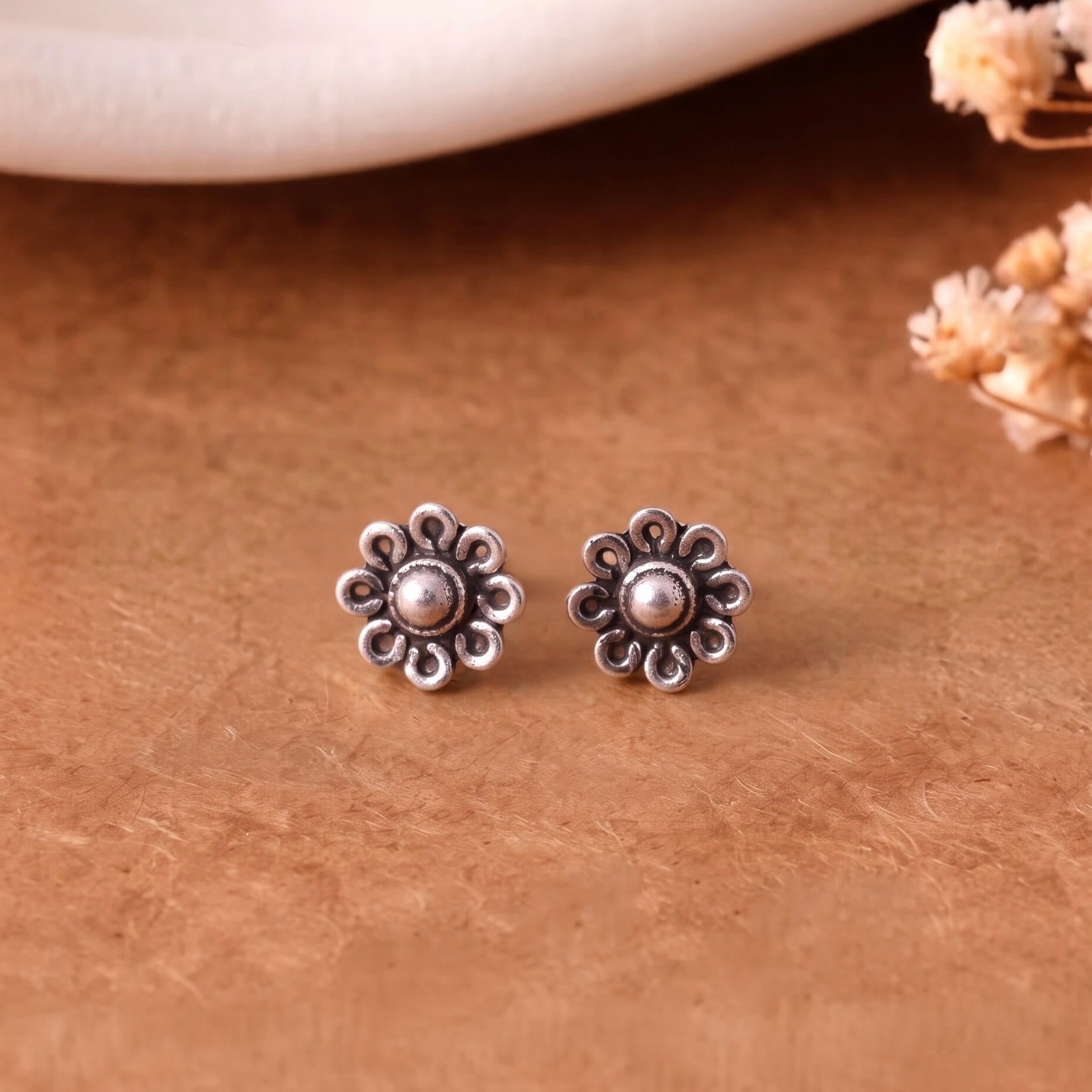 Pihu Silver Floral Stud
