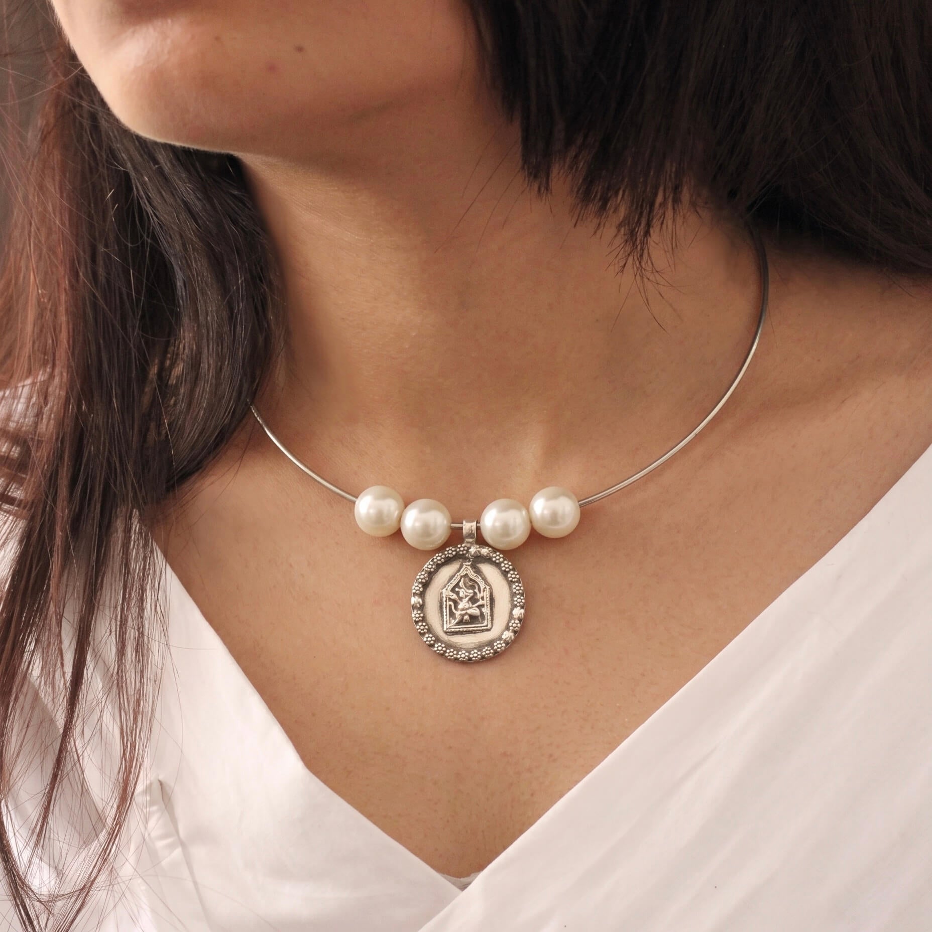 Vinayak Pearl Silver Hasli