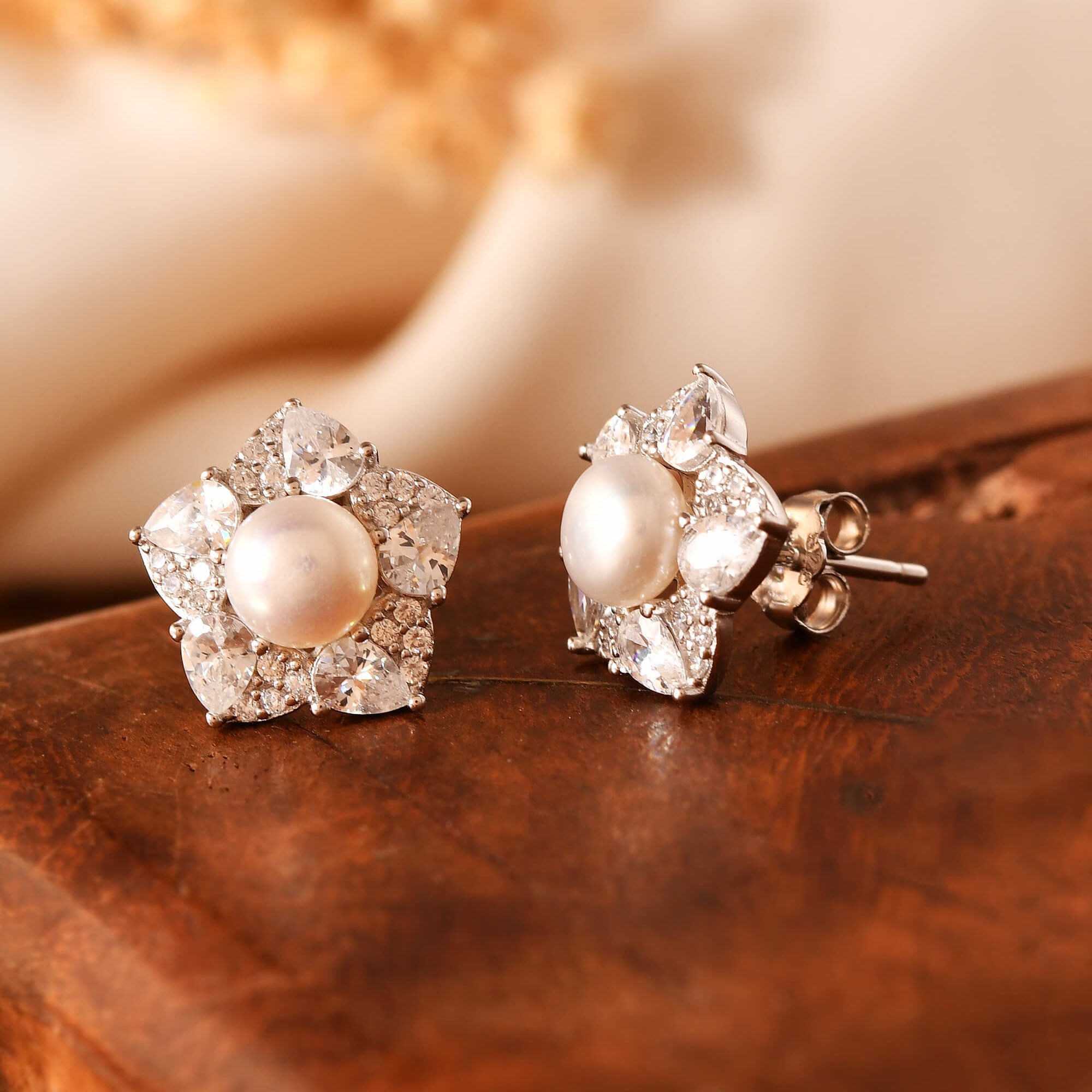 Studs with pearl - 925 Silver Jewellery Meera Jaipur