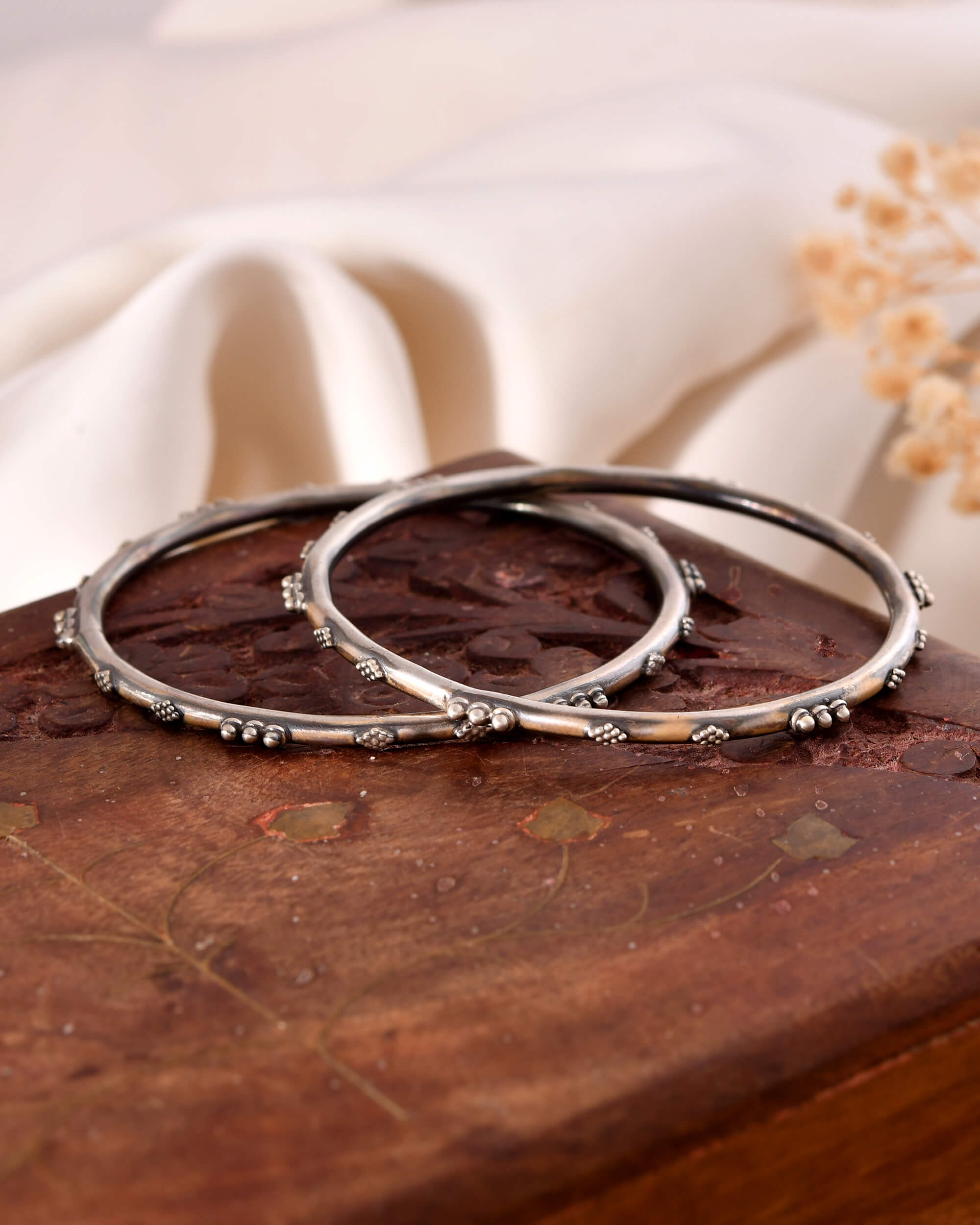 Minimal Silver Bangles chudi - 925 Silver Jewellery Meera Jaipur