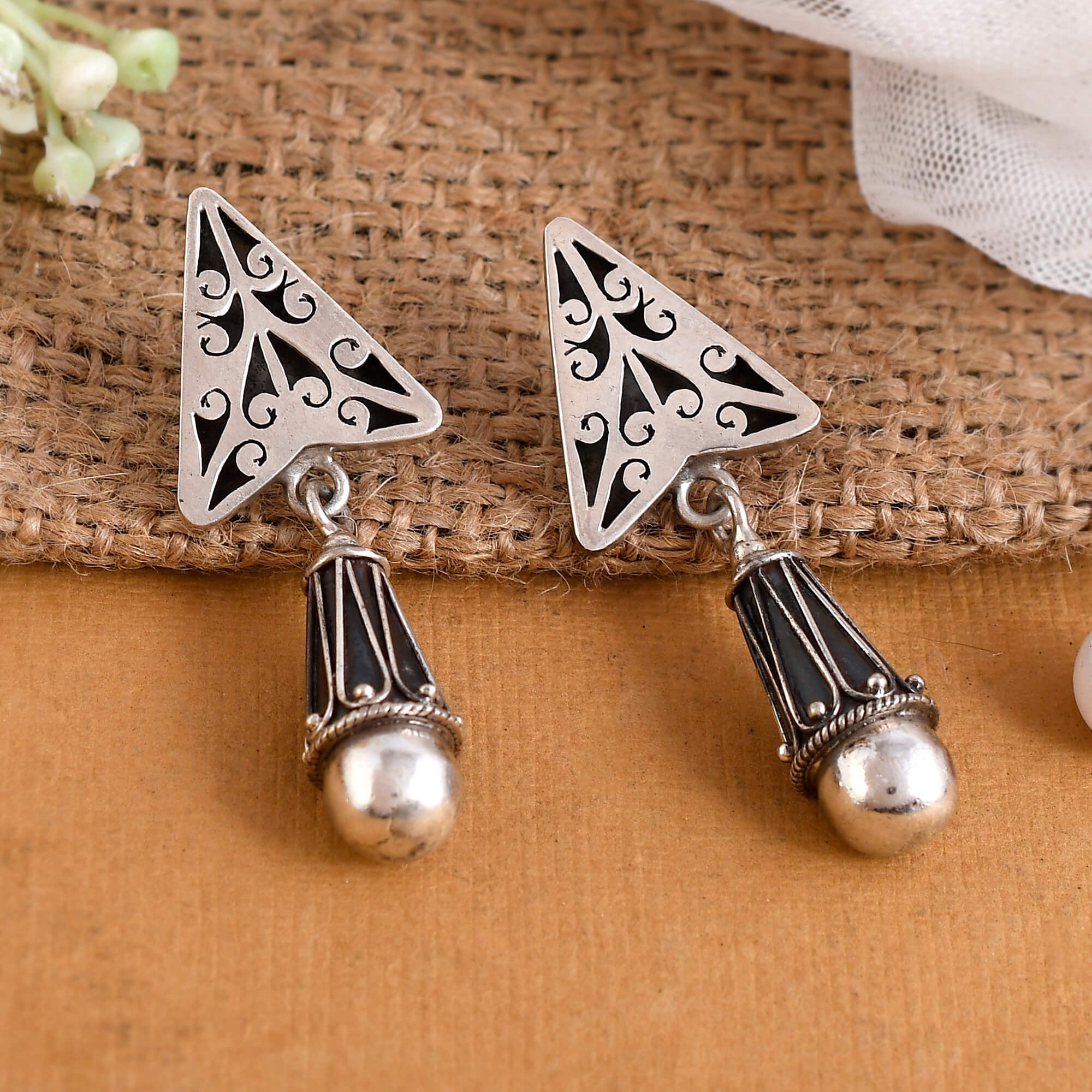 Tisya silver earrings - 925 Silver Jewellery Meera Jaipur