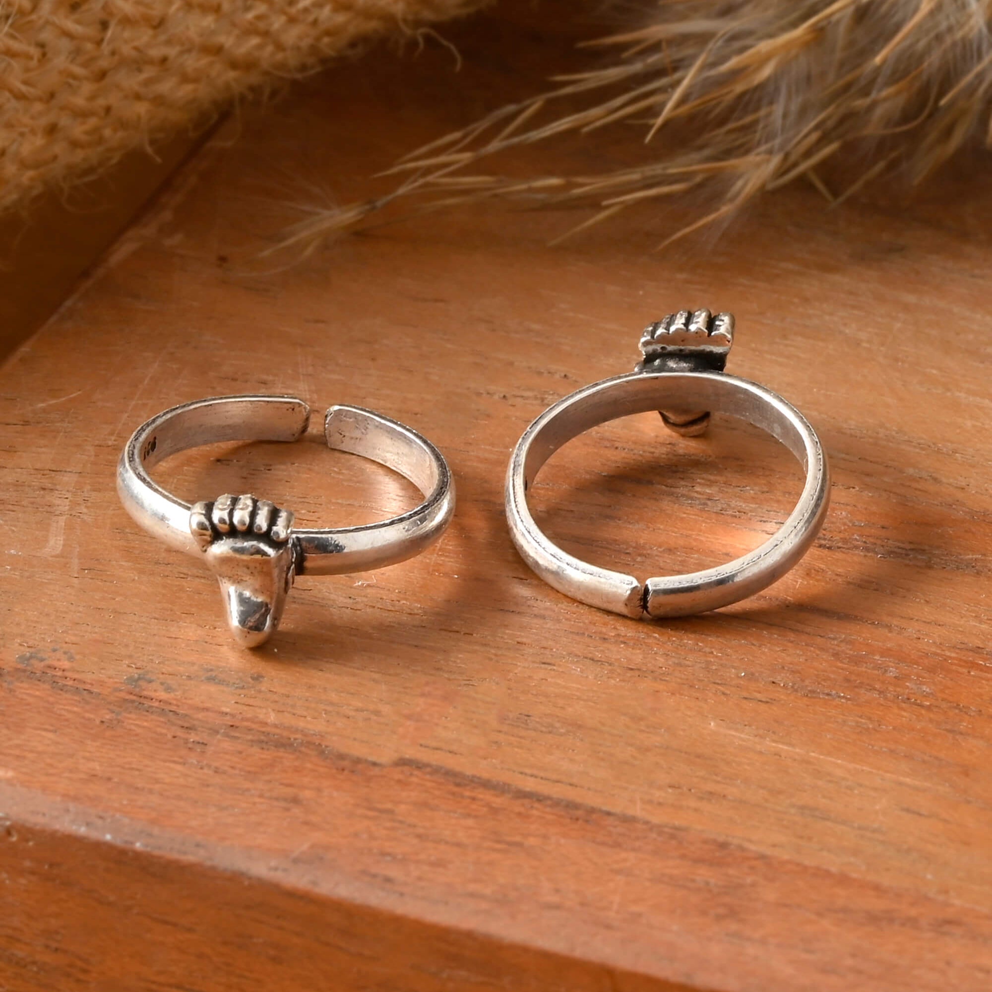 Eternal Steps Silver Toe Ring - 925 Silver Jewellery Meera Jaipur