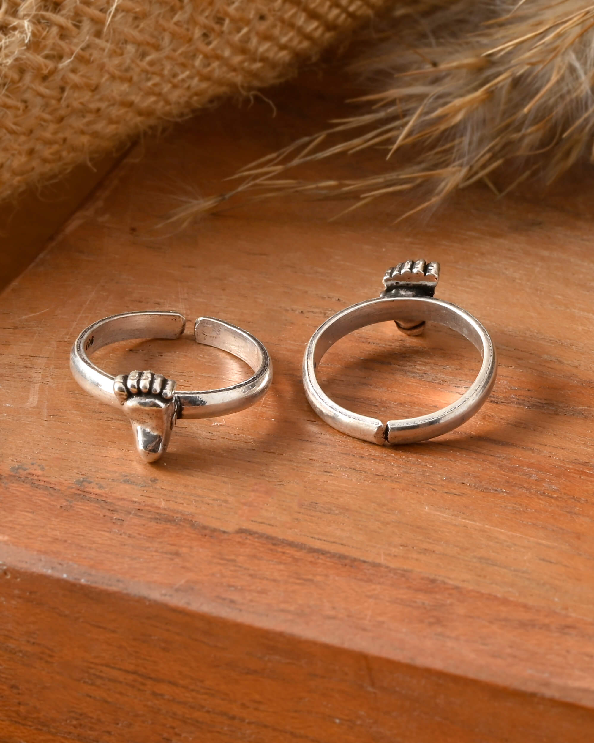Eternal Steps Silver Toe Ring - 925 Silver Jewellery Meera Jaipur