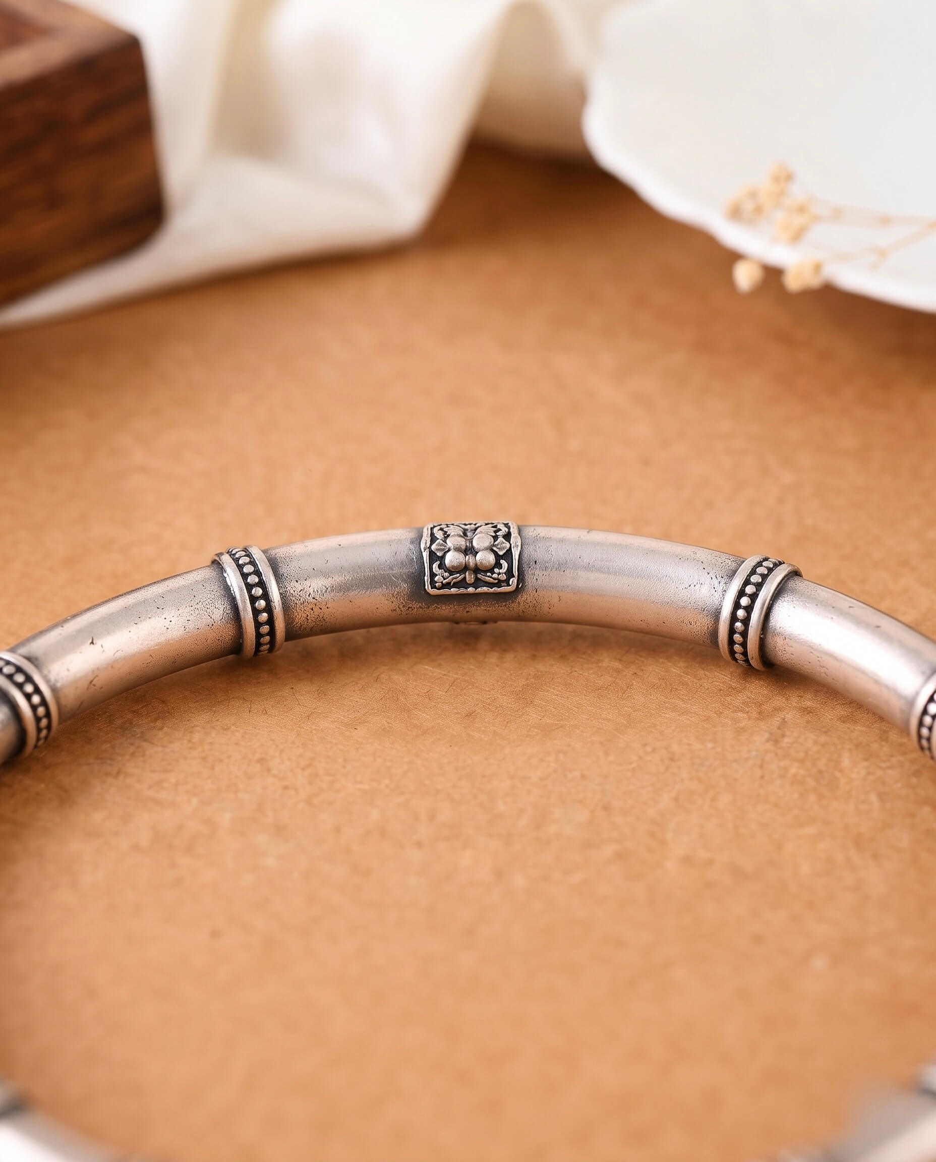 Flexible Silver Hasli - 925 Silver Jewellery Meera Jaipur