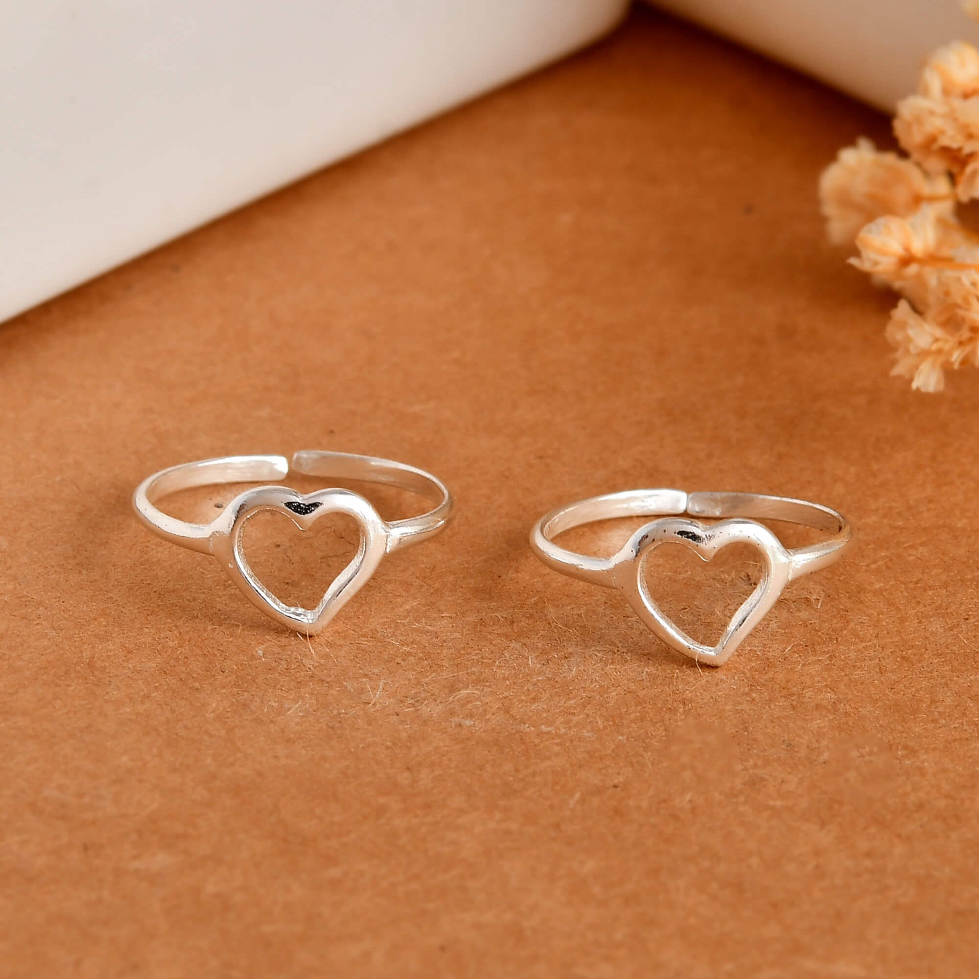 Hearts Silver toe rings - 925 Silver Jewellery Meera Jaipur