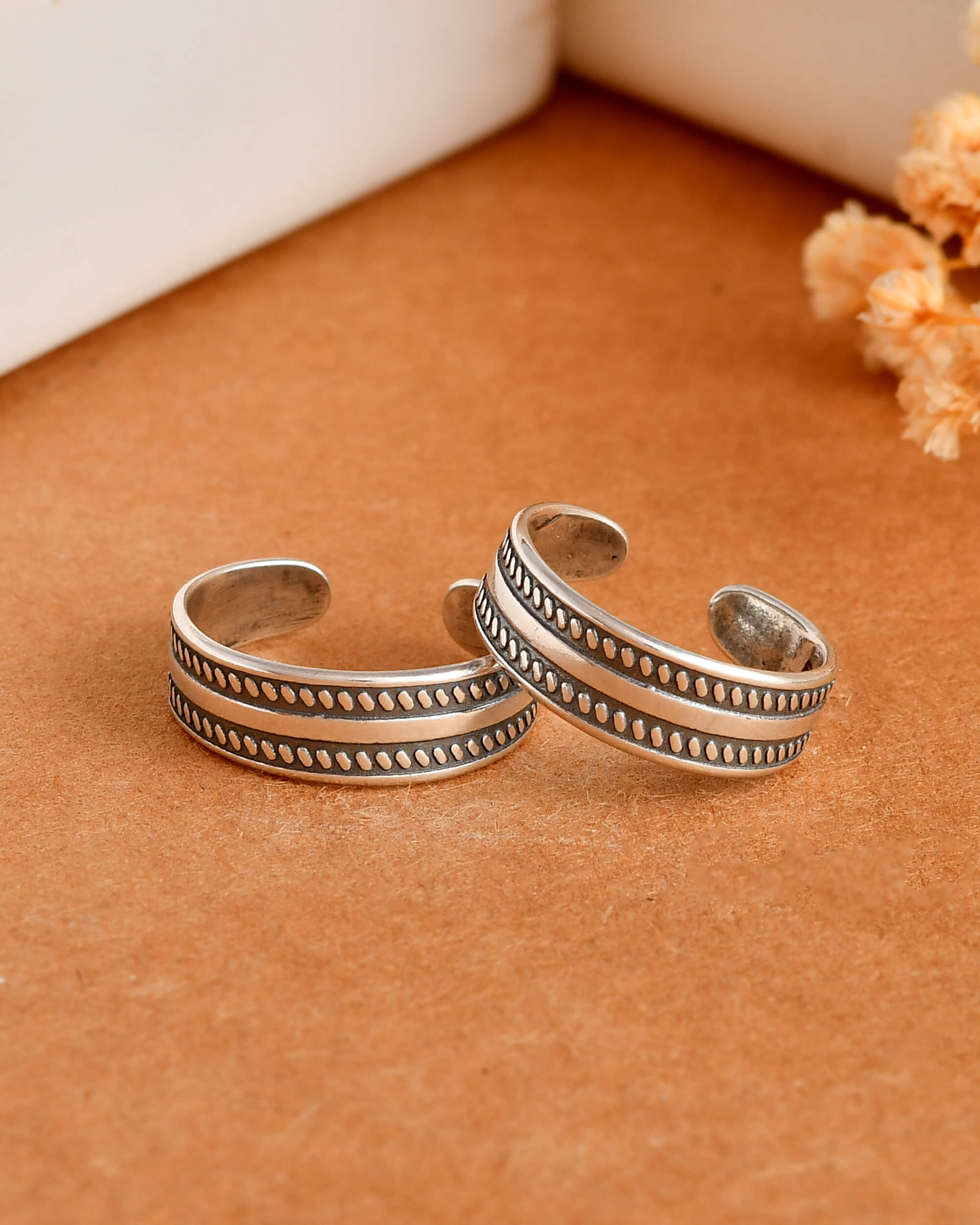 Khanak silver toe ring - 925 Silver Jewellery Meera Jaipur