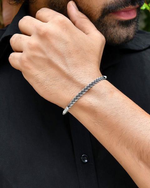 925 Sterling Silver Bracelets For Men Online at Best Prices – Meera Jaipur | Pearltrees