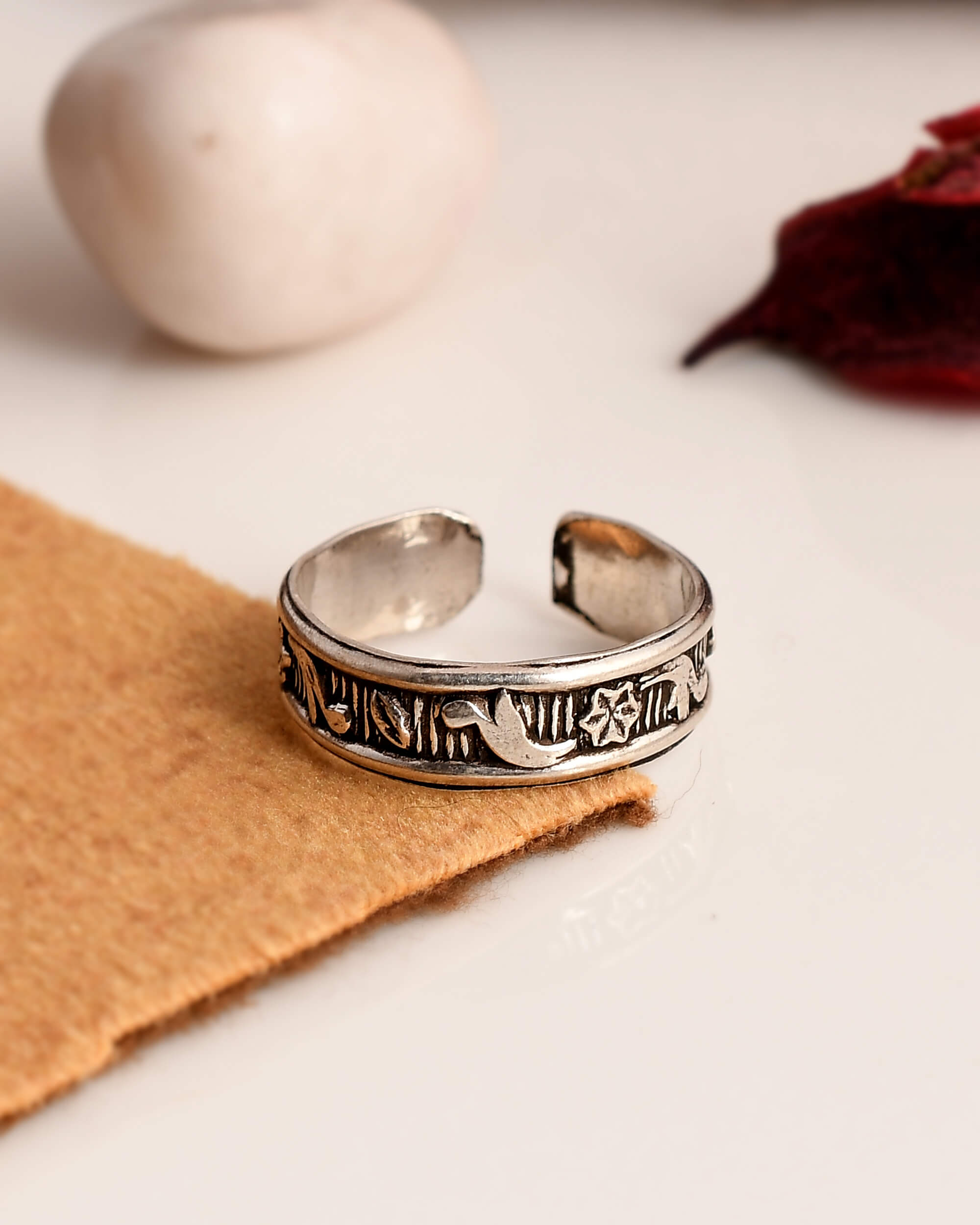 Mae silver toe ring 925 sterling silver meera jaipur