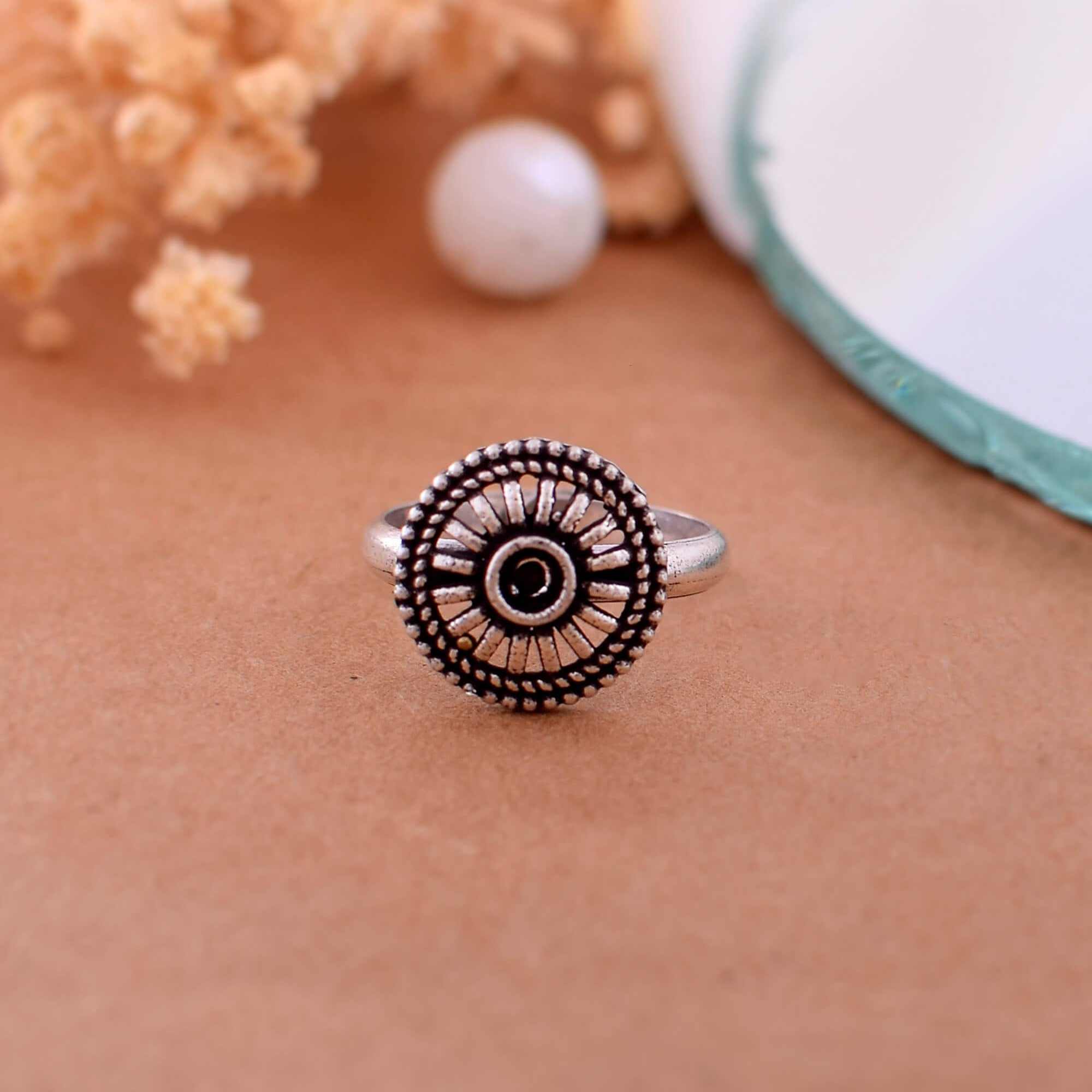Sunflower silver toe ring - 925 Silver Jewellery Meera Jaipur