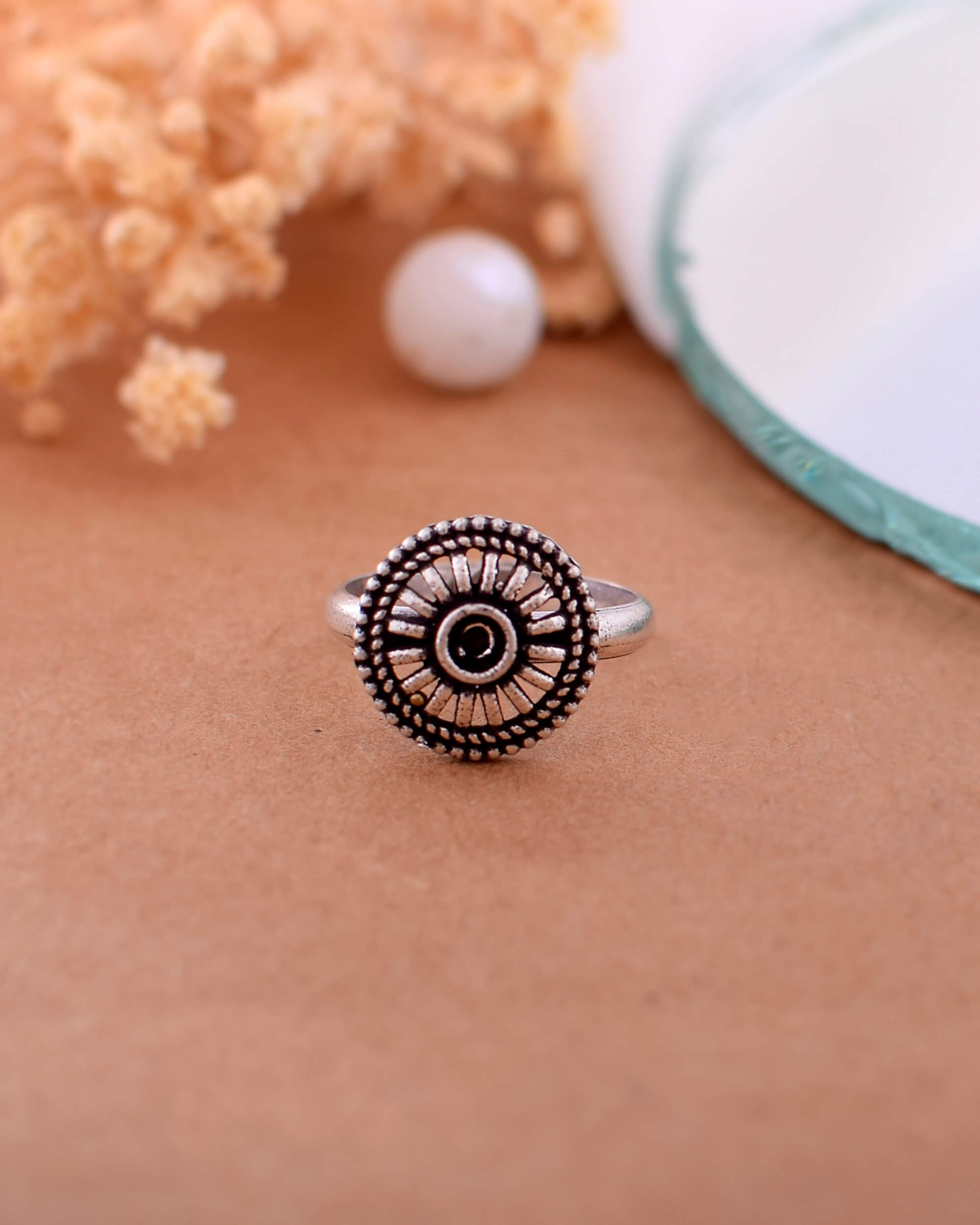 Sunflower silver toe ring - 925 Silver Jewellery Meera Jaipur