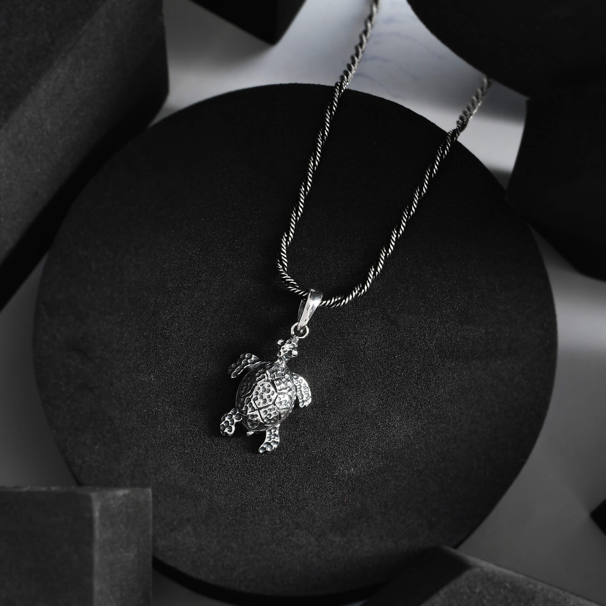 Tortoise Silver pendant - 925 Silver Jewellery Meera Jaipur