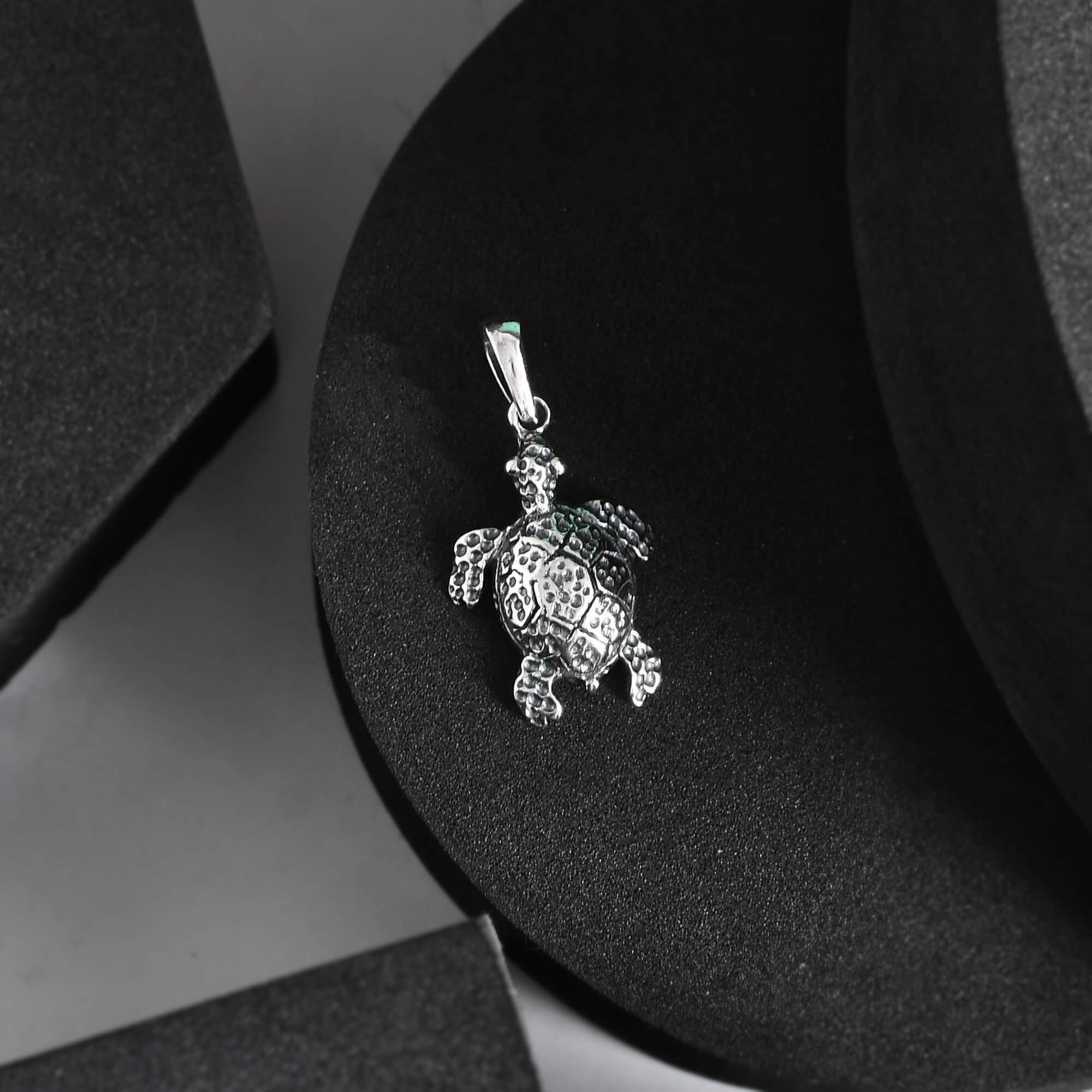 Tortoise Silver pendant - 925 Silver Jewellery Meera Jaipur