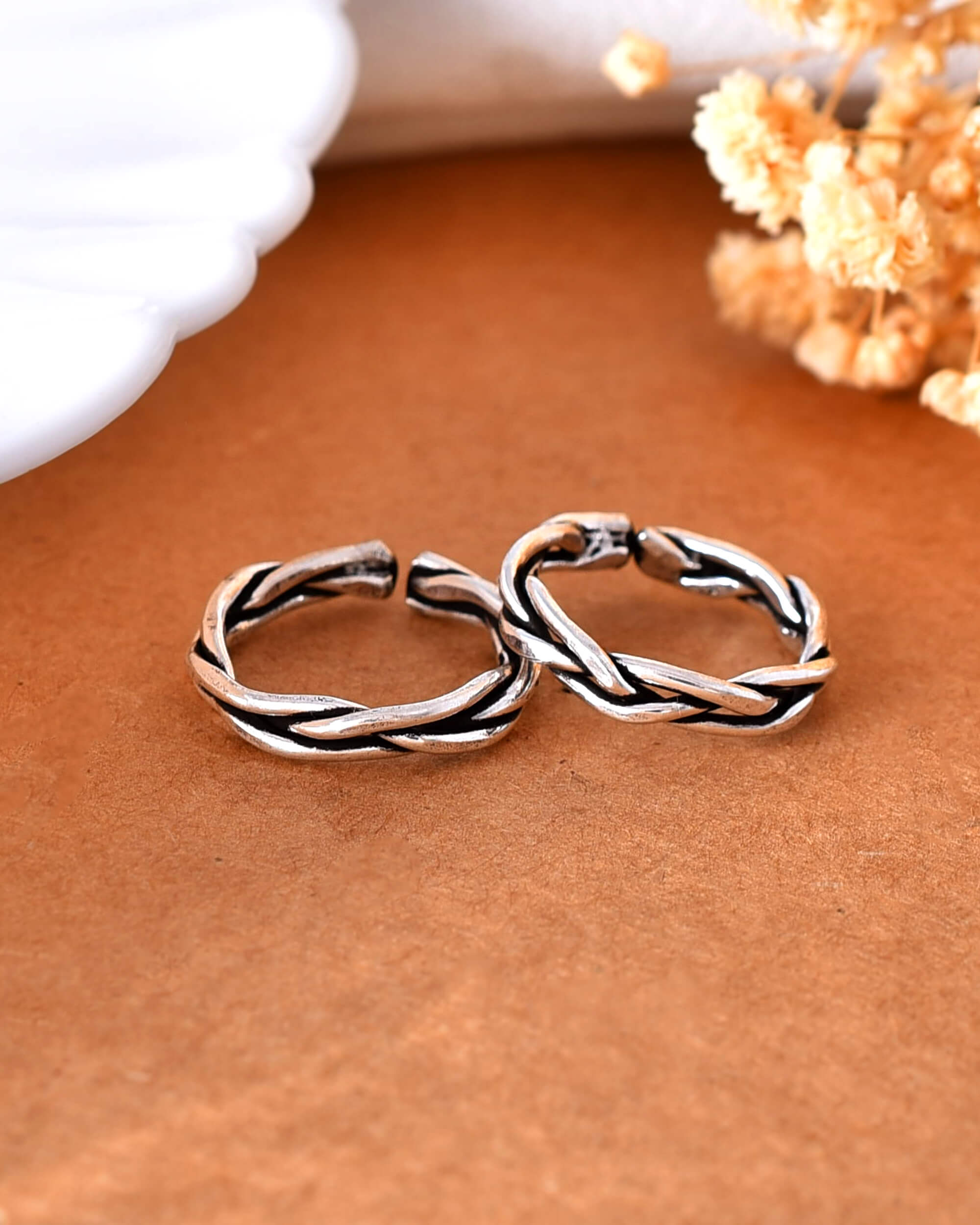Twisted big silver toe ring - 925 Silver Jewellery Meera Jaipur