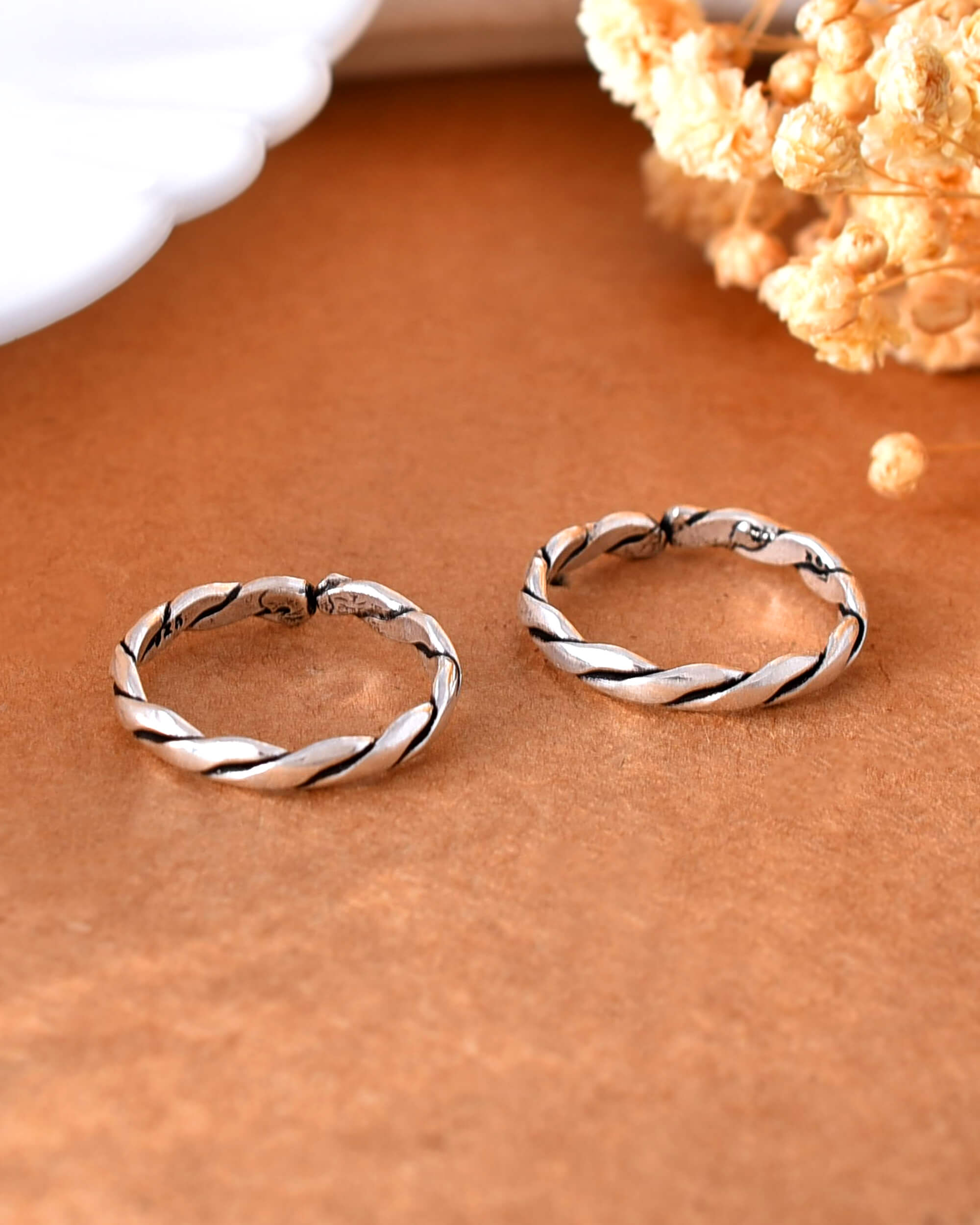 Twisted small silver toe ring - 925 Silver Jewellery Meera Jaipur