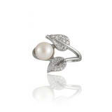 Blossom silver ring with pearl