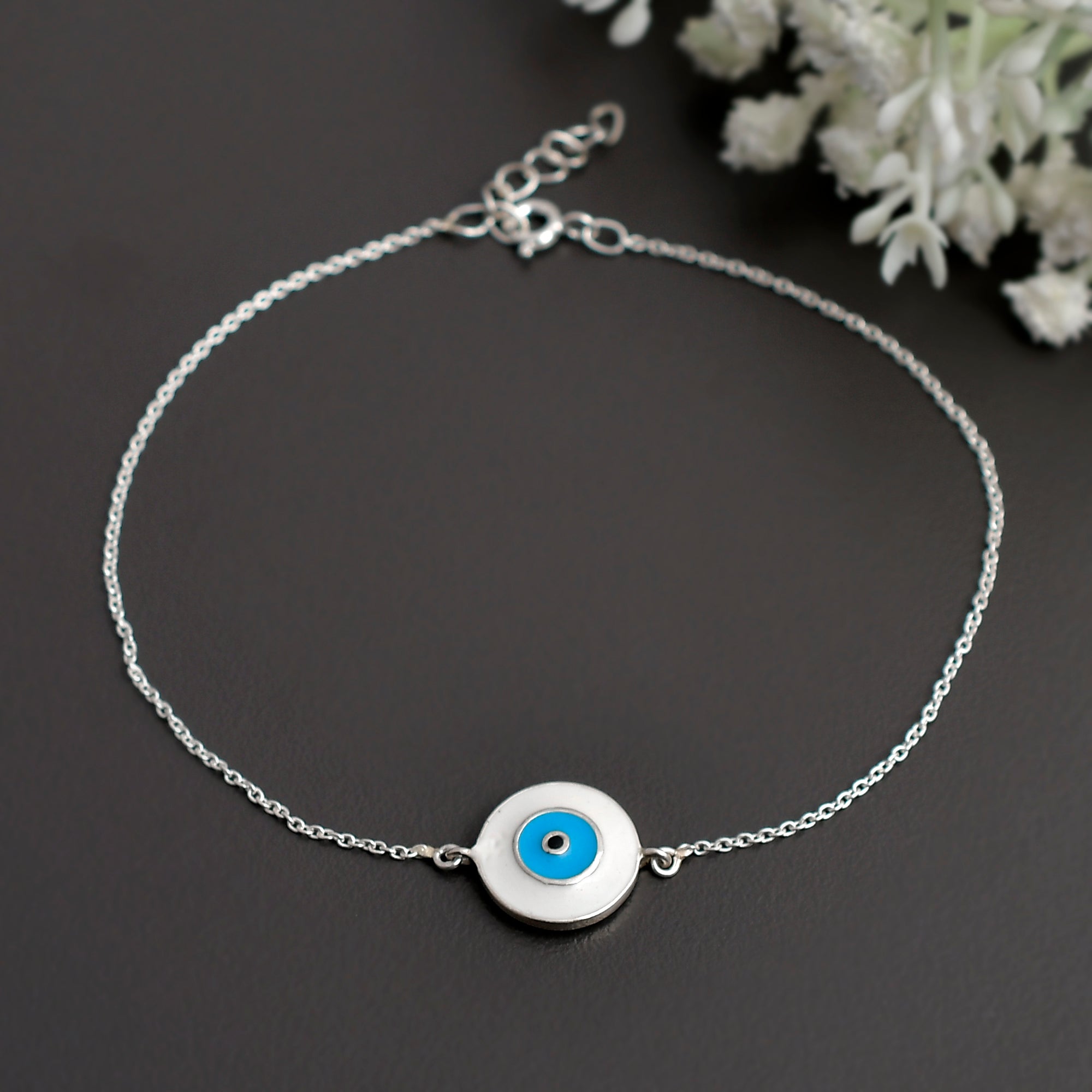 eye-anklets