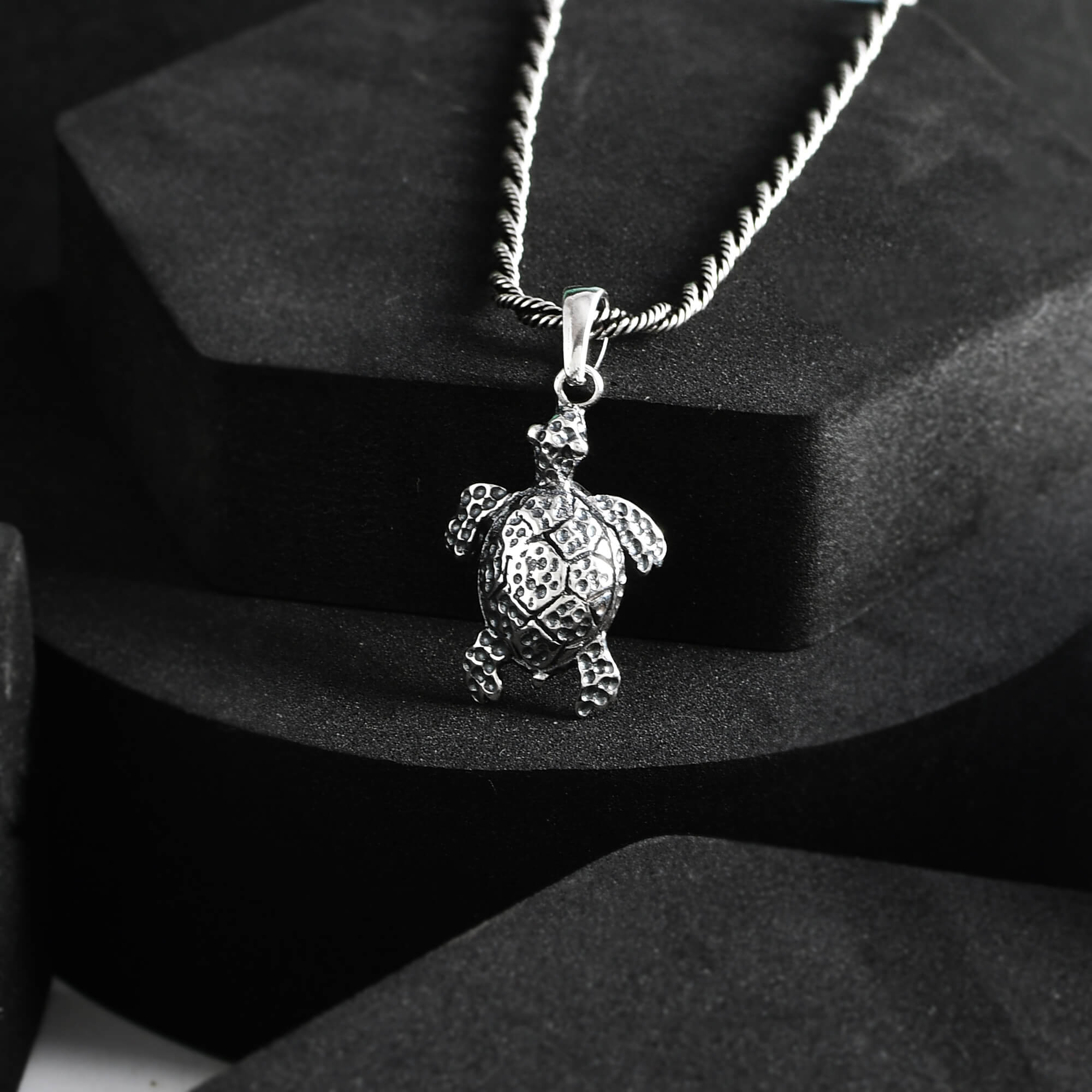 Tortoise Silver pendant - 925 Silver Jewellery Meera Jaipur